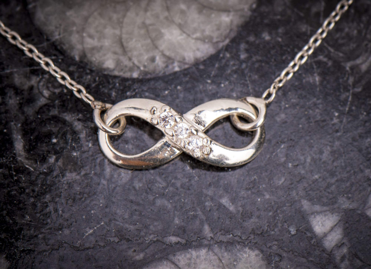 Unendliche Acht mit Kette 45 cm, 925 Sterling Silber - YOGISHOP