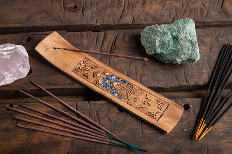 Schiffchenhalter mit Sodalith - Buddha