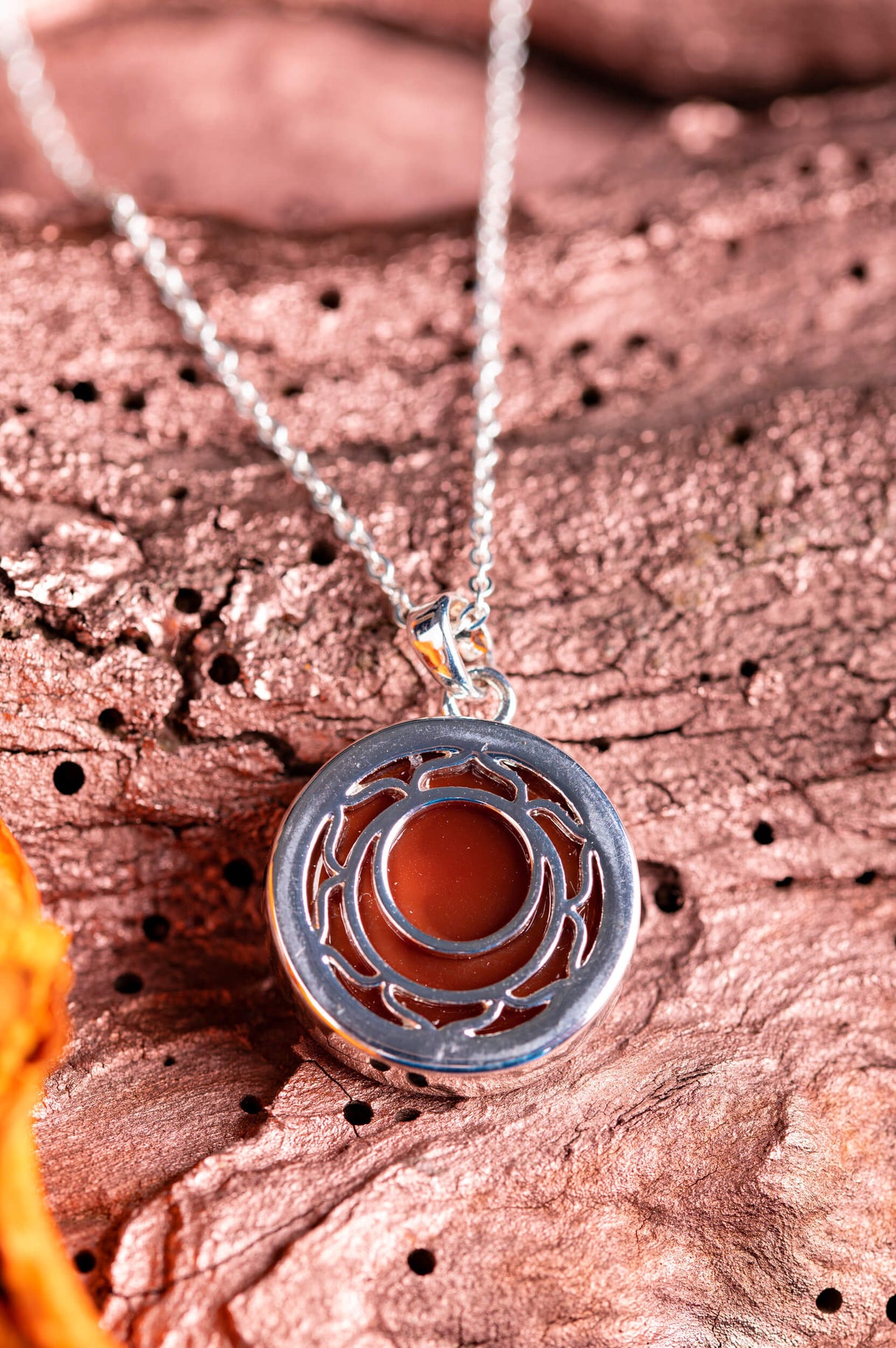 Sakral-Chakra Anhänger mit Karneol und Kette - YOGISHOP