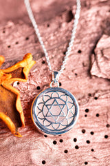 Herz-Chakra Anhänger mit Rosenquarz und Kette - YOGISHOP