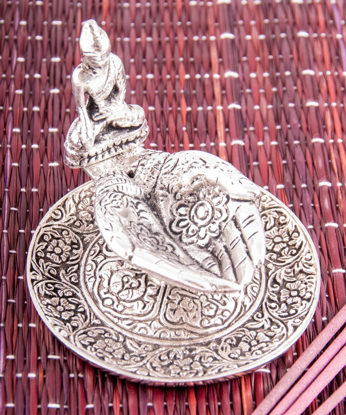 Räucherstäbchenhalter aus Weißmetall - Gebende Hände - YOGISHOP